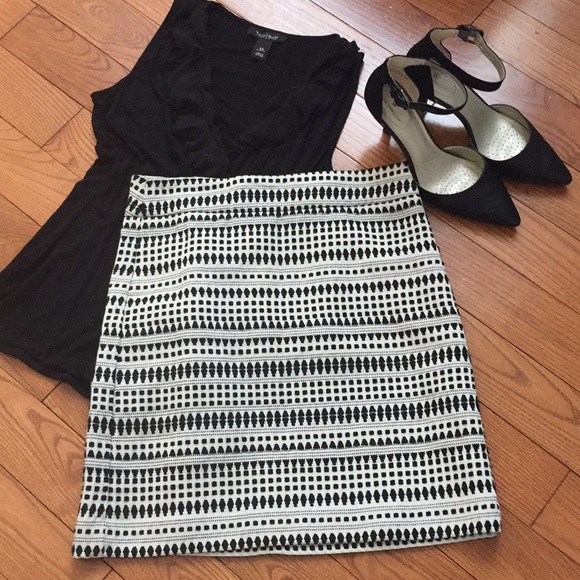 NWOT!!! LOFT skirt - Picture 1 of 3